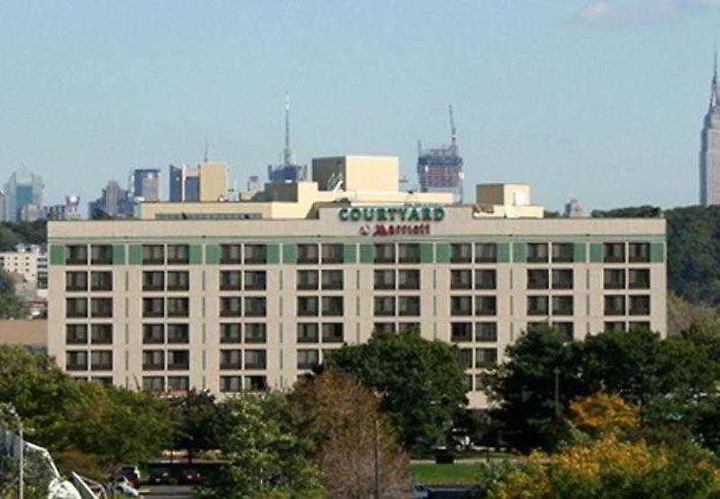 Courtyard By Marriott Meadowlands
